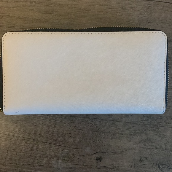 Kate spade large conventional wallet - Picture 3 of 3